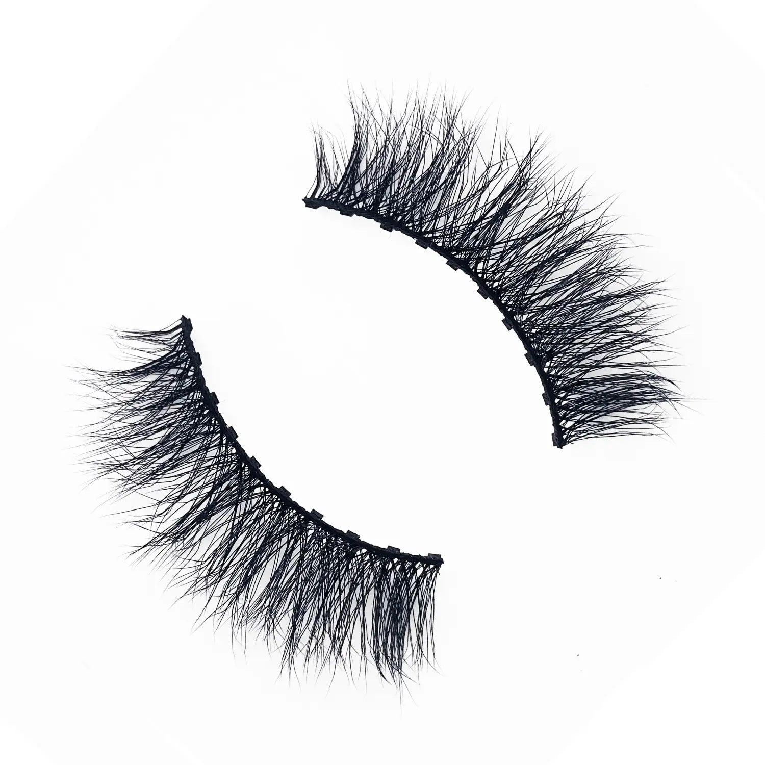 Vixen Kit -  Magnetic Lashes and eyeliner - 